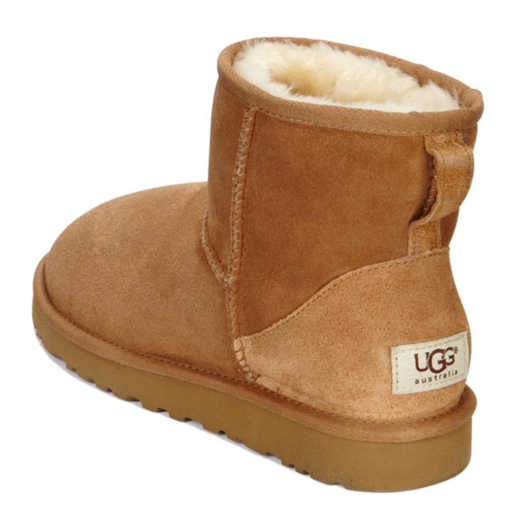 Tan Uggs